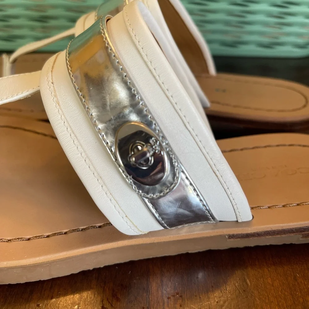 COACH Eileen Turn lock Slide Sandals Flip Flops SZ 6.5 B Color White